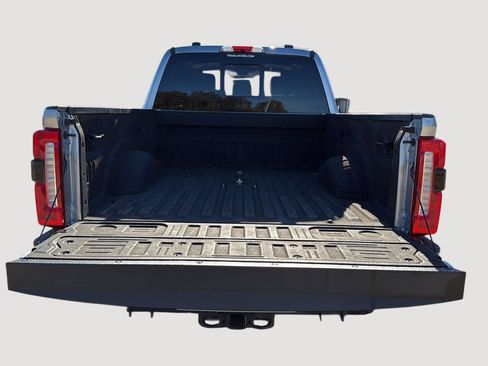 Used 2023 Ford F250 Lariat w/ Tow Technology Package image 13