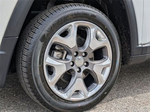 Certified 2021 Jeep Compass Limited image 30