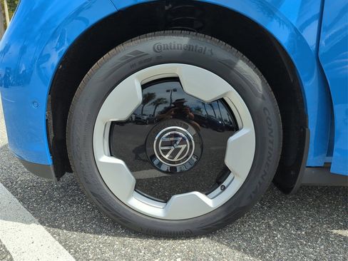 New 2025 Volkswagen ID. Buzz Pro S Plus image 41