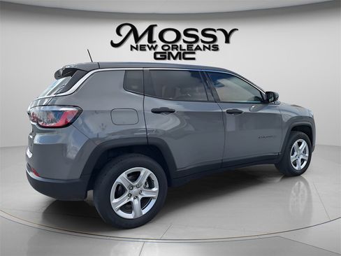 Used 2023 Jeep Compass Sport image 5