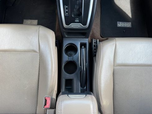 Used 2014 Jeep Compass Latitude FWD image 21