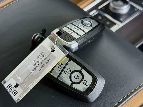 Certified 2023 Ford Expedition Platinum image 21