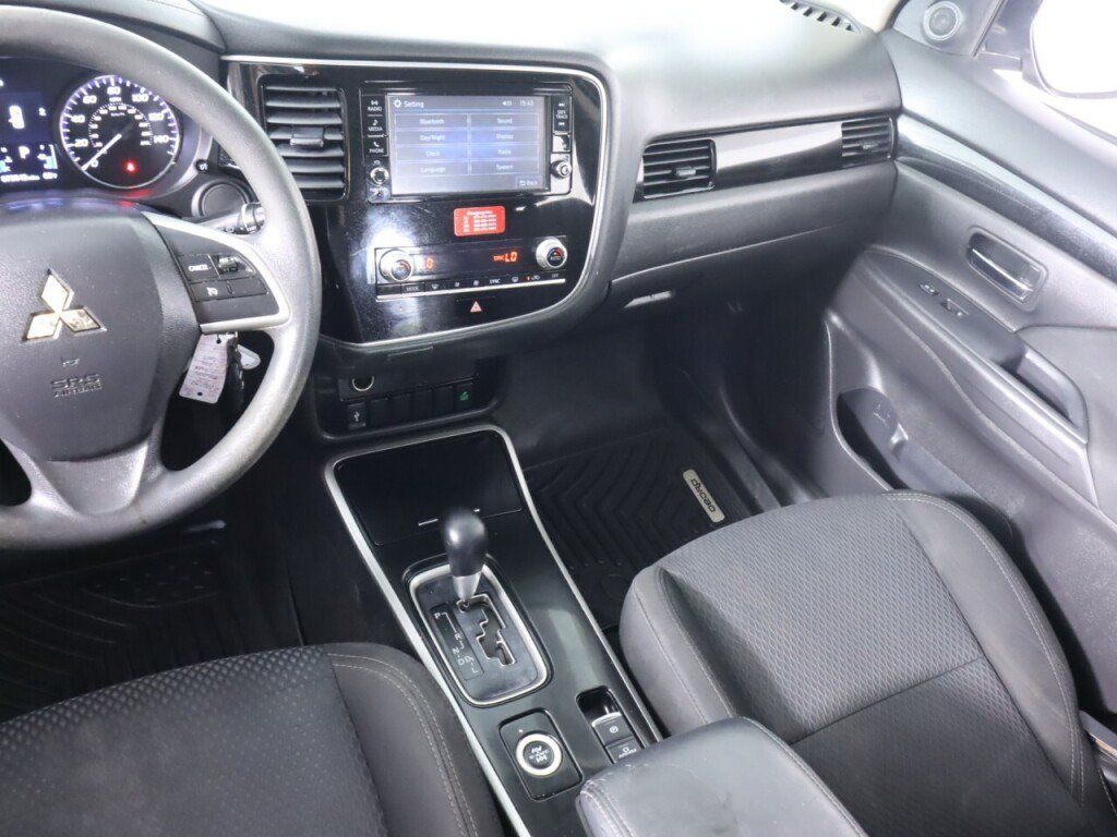Used 2020 Mitsubishi Outlander ES AWD/4WD image 32