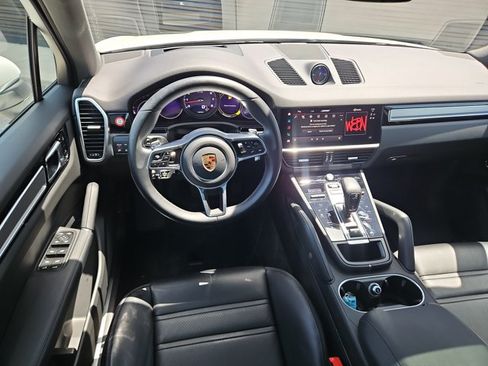 Used 2023 Porsche Cayenne Platinum Edition AWD/4WD image 19
