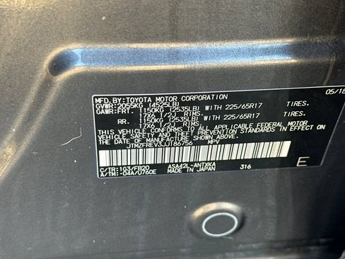 Used 2018 Toyota RAV4 LE w/ All Weather Liner Package FWD image 23