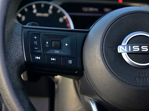 Used 2023 Nissan Rogue SV image 18