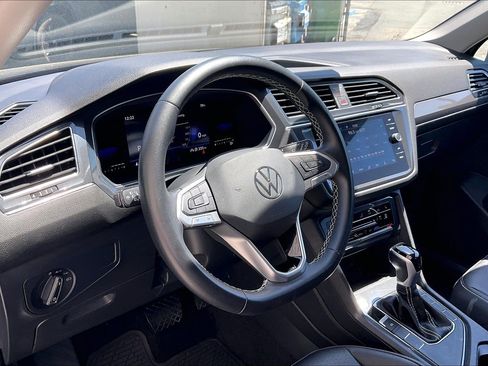 Certified 2023 Volkswagen Tiguan SE FWD image 14