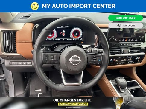 Used 2024 Nissan Pathfinder Platinum w/ Cargo Package AWD/4WD image 9