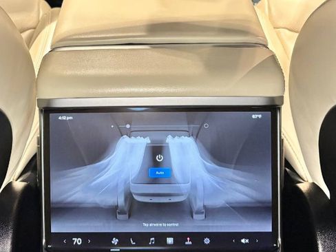Used 2024 Tesla Model S image 34