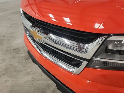 Used 2019 Chevrolet Colorado W/T w/ WT Convenience Package RWD image 9