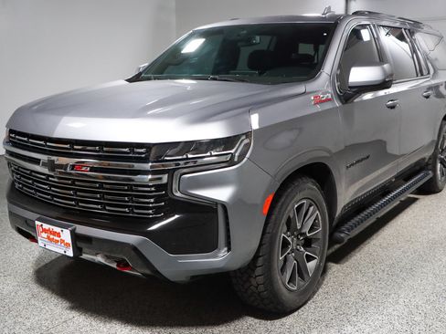 Used 2022 Chevrolet Suburban Z71 w/ Z71 Off-Road Package AWD/4WD image 36