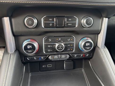 Used 2023 GMC Yukon SLT image 33