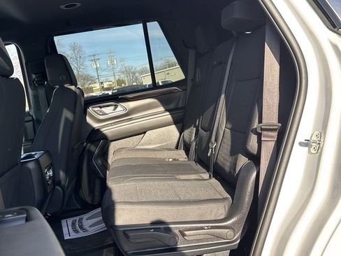 Used 2024 GMC Yukon SLE w/ LPO, Floor Liner Package image 25