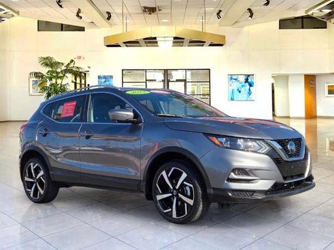 Certified 2022 Nissan Rogue Sport SL FWD image 3