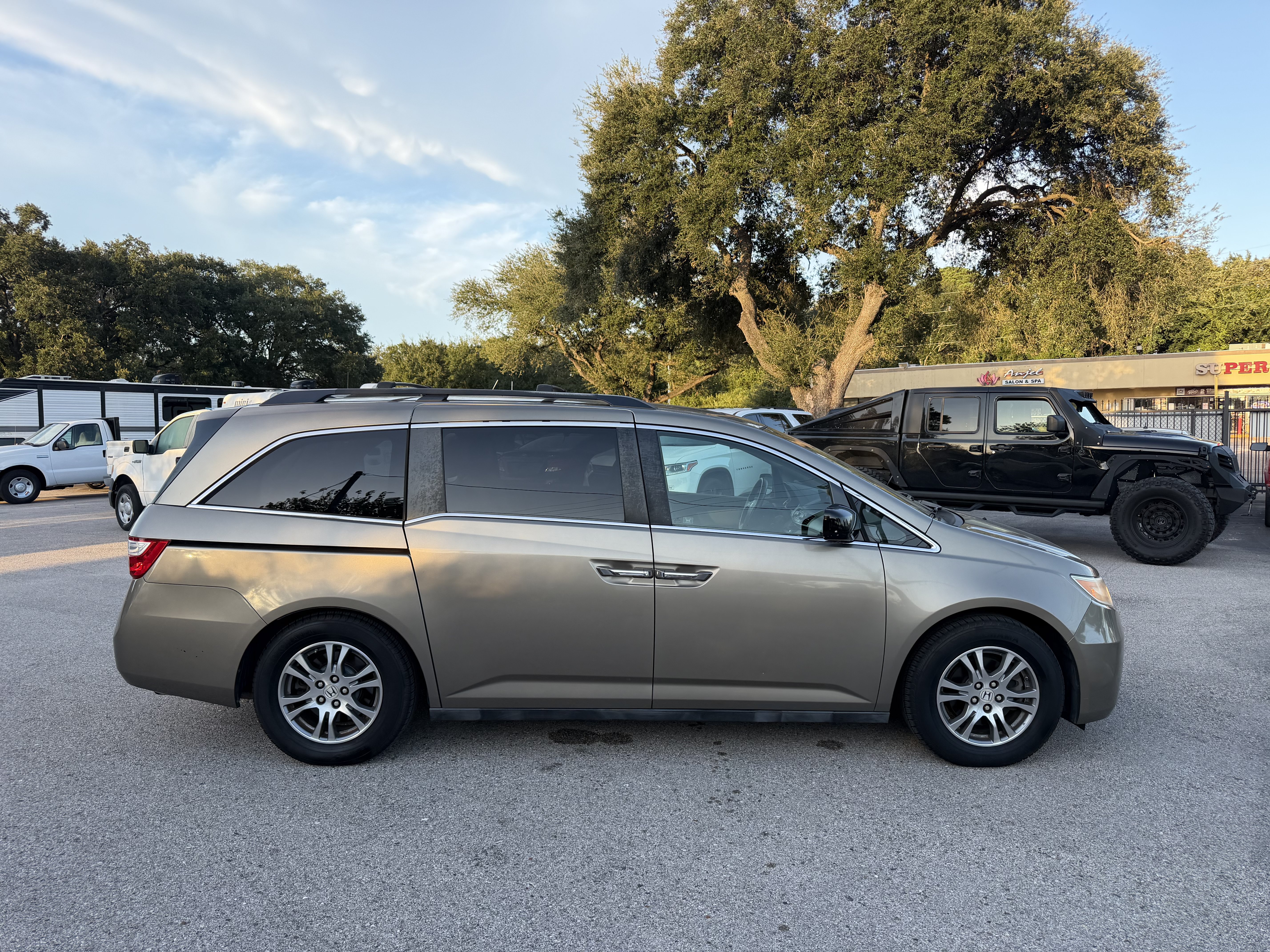 Used 2011 Honda Odyssey EX-L image 9