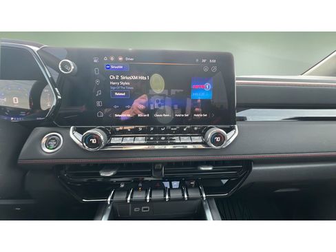 Used 2023 Chevrolet Colorado Z71 w/ Z71 Convenience Package 2 image 17