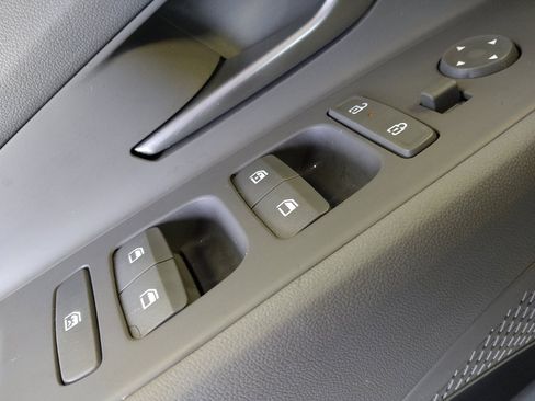 Used 2025 Hyundai Elantra SEL FWD image 27