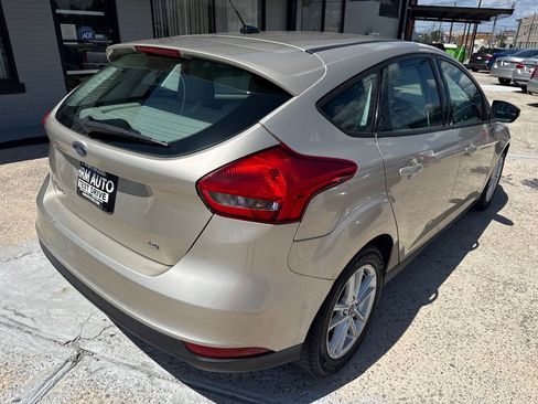 Used 2017 Ford Focus SE FWD image 4