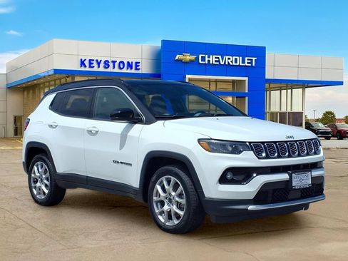 Used 2025 Jeep Compass Limited AWD/4WD image 1