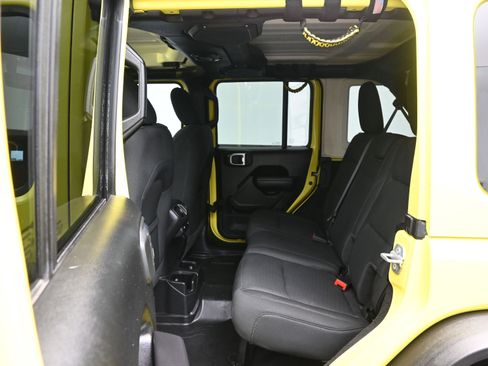 Used 2022 Jeep Wrangler Unlimited Sport image 11