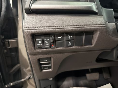 Used 2022 Honda Odyssey EX-L image 16