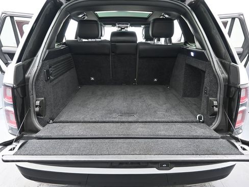 Used 2018 Land Rover Range Rover image 18