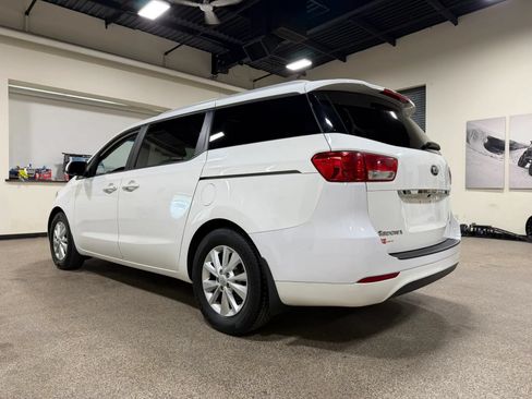 Used 2016 Kia Sedona LX FWD image 12