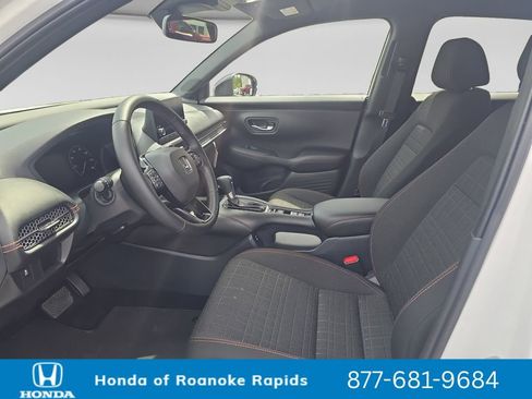 Used 2025 Honda HR-V Sport image 10