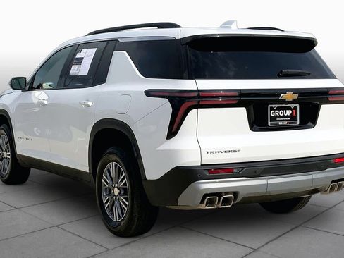 Used 2026 Chevrolet Traverse LT FWD image 12