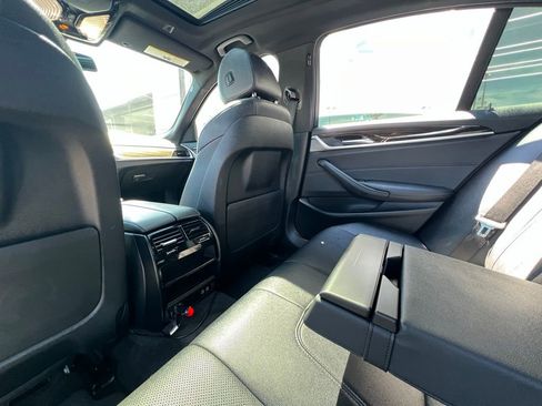 Used 2021 BMW 530i w/ Convenience Package image 20