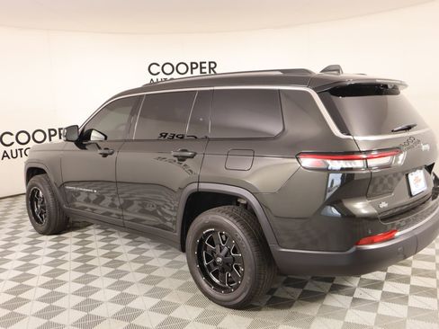 Used 2023 Jeep Grand Cherokee L Limited w/ Luxury Tech Group II image 24