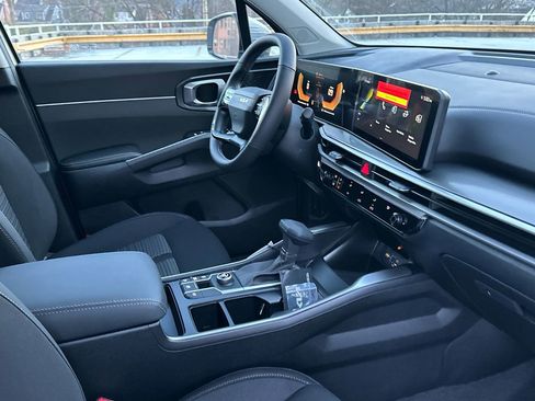 New 2026 Kia Sorento LX FWD image 11