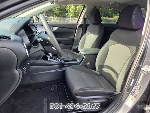 Used 2022 Kia Forte LXS FWD image 9