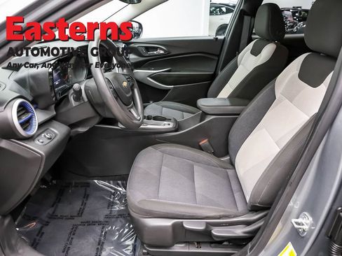 Used 2024 Chevrolet Trax LS w/ Driver Confidence Package FWD image 14