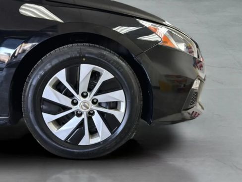 Used 2020 Nissan Altima 2.5 S FWD image 33