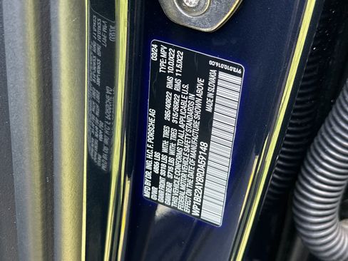 Certified 2024 Porsche Cayenne Coupe AWD/4WD image 33