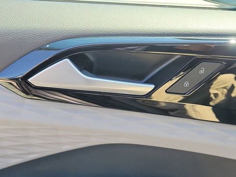 Used 2023 Volkswagen Taos S image 28