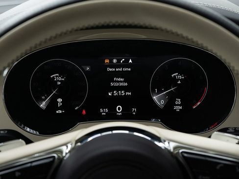 Certified 2023 Bentley Bentayga Extended Wheelbase AWD/4WD image 38