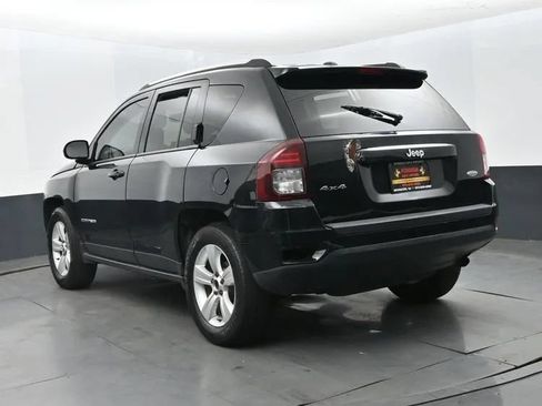 Used 2014 Jeep Compass Latitude w/ Sun/Sound Group AWD/4WD image 9