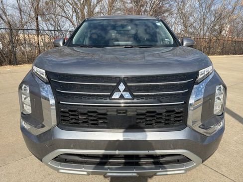 Used 2024 Mitsubishi Outlander SE image 8