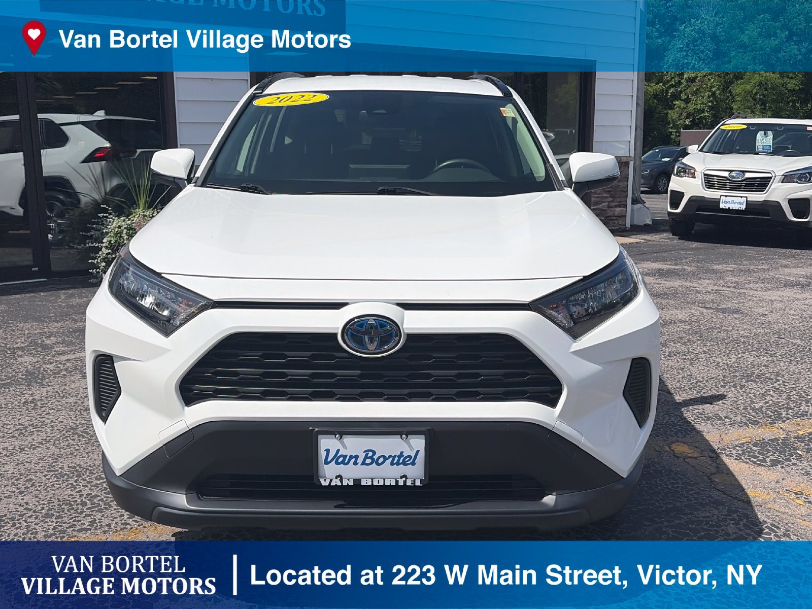 Used 2022 Toyota RAV4 LE AWD/4WD image 3