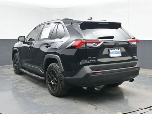 Used 2020 Toyota RAV4 XLE FWD image 7
