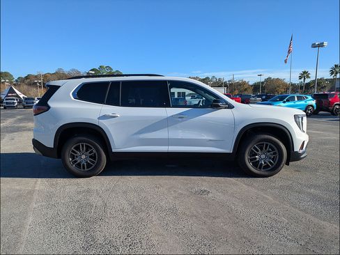New 2026 GMC Acadia Elevation FWD image 3