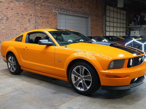Used 2008 Ford Mustang GT Premium RWD image 2