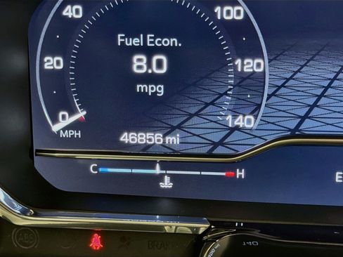 Used 2025 GMC Sierra 1500 SLT RWD image 8