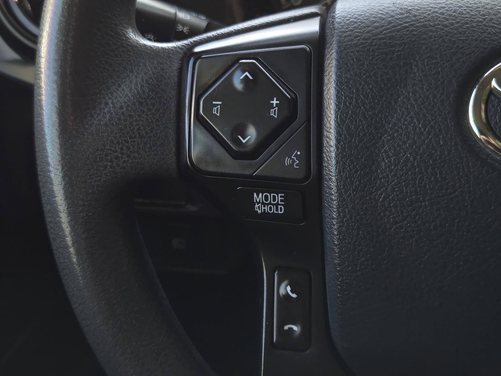 Used 2018 Toyota Tacoma SR RWD image 29