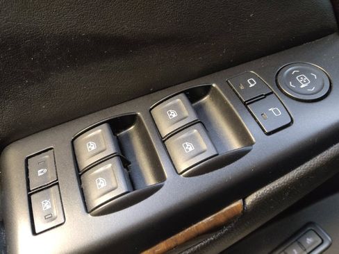 Used 2018 Chevrolet Tahoe LT image 27