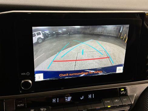 Used 2025 Toyota Camry SE image 23