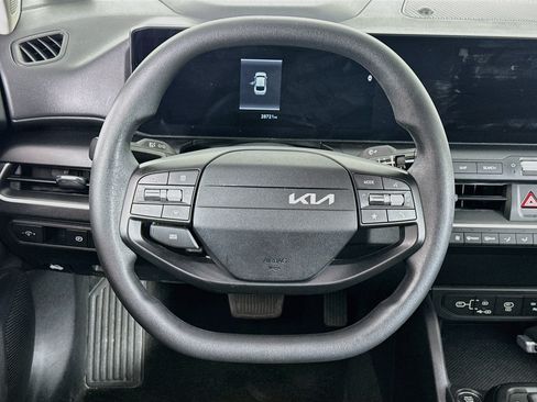 Used 2025 Kia K4 FWD image 18
