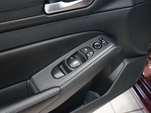 Used 2024 Nissan Altima 2.5 SV FWD image 23